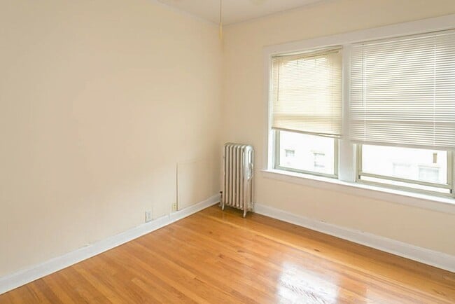 Photo - 1954 W Winona St Unit 1916-3