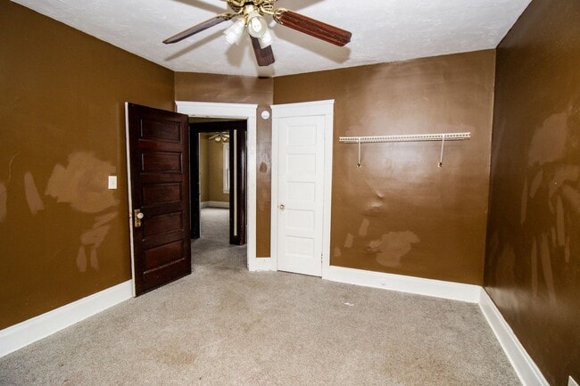 Photo - 9711 Parmelee Ave