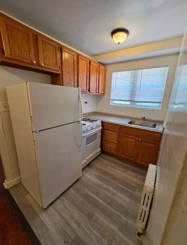 Photo - 208 KENILWORTH AVE NE