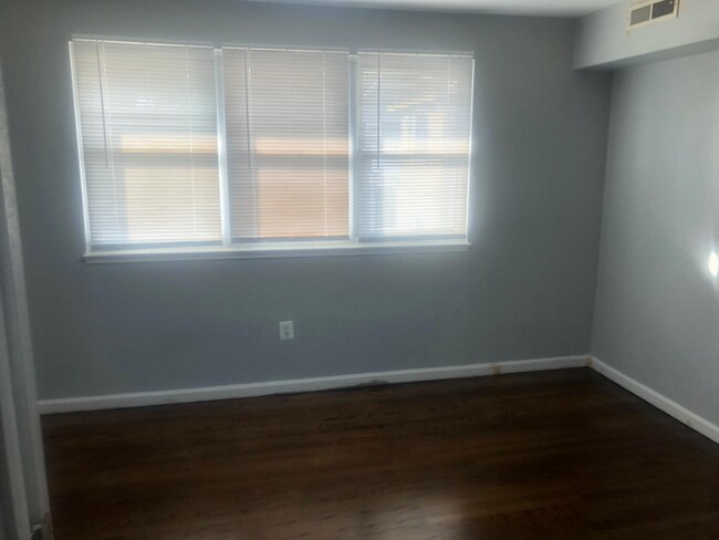 Photo - 216 White Horse Pike Unidad B