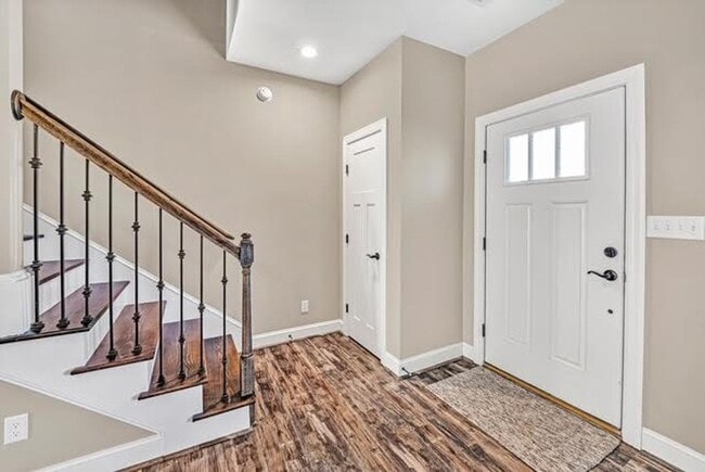 Photo - 318 Meridian St