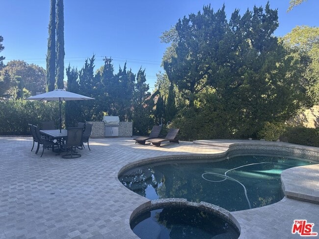 Photo - 26065 Redbluff Dr