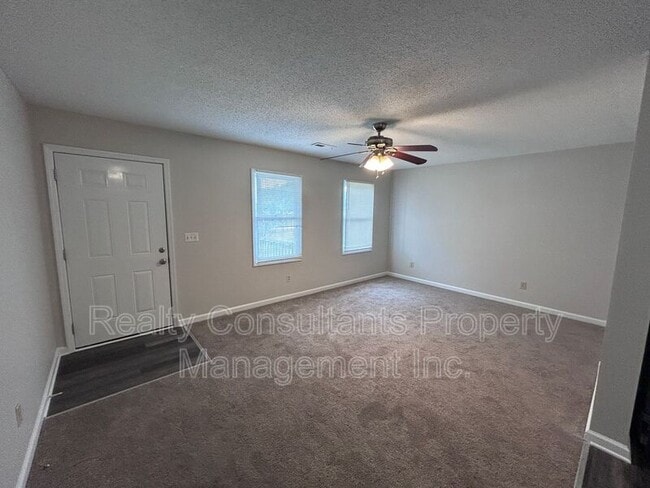 Photo - 2413 Robbins St