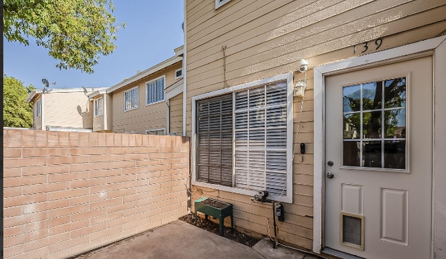 Photo - 625 S Westwood