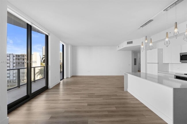 Photo - 101 Diplomat Pkwy Unit 0501