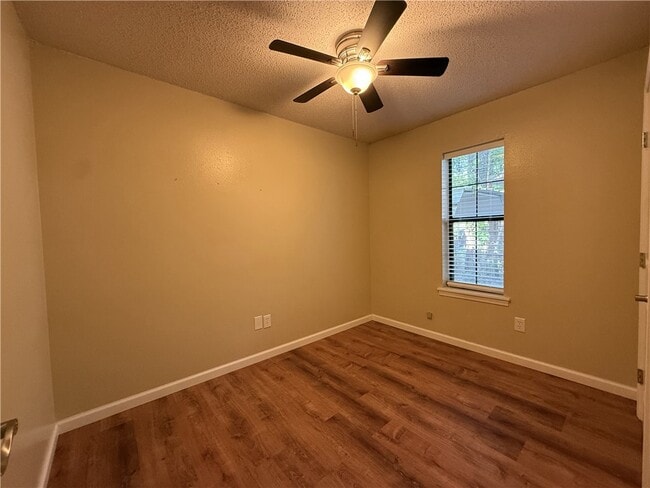Photo - 3701 Overland Cir