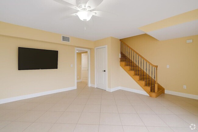 Building Photo - 347 Virginia St Rental