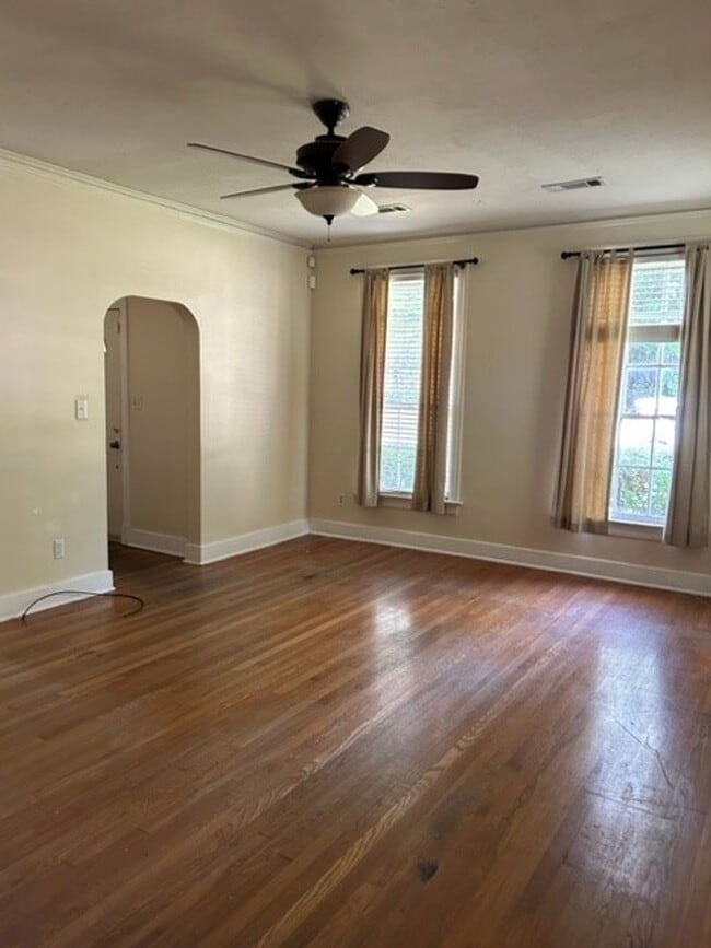 Photo - Beautiful Spacious Updated Home In Belhave...