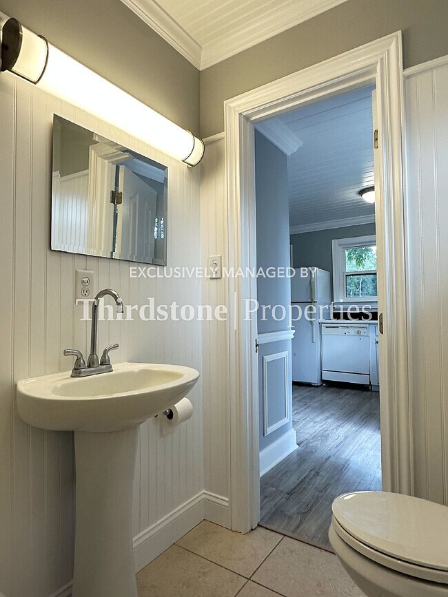 2965 Armstrong St Unit B