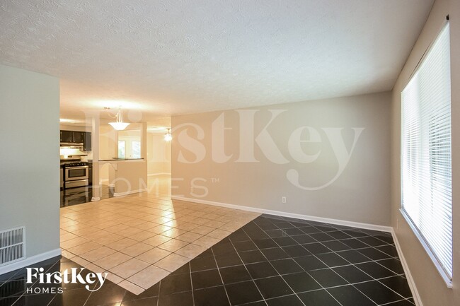 Photo - 5225 Martins Crossing Rd