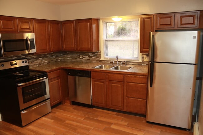 Photo - 252 Marcus St SW