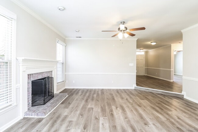 Photo - 707 Trailing Rock Dr