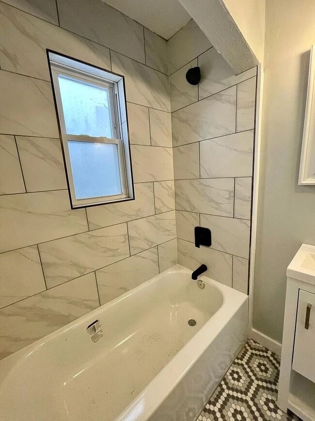 Photo - 3915-3917 Mount Troy Unit 3917 2 ( Fl 2)