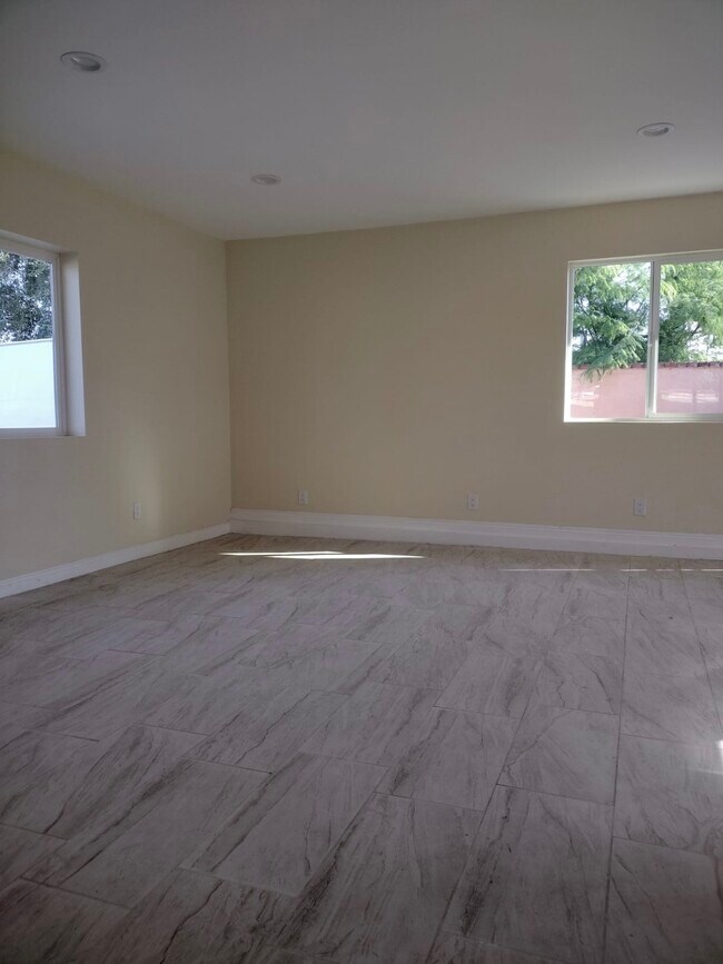 248 N Virginia Ave Unit 2