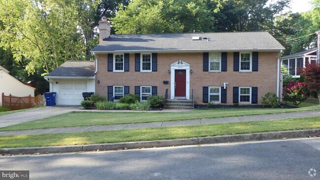 Building Photo - 8615 Regor Ln Rental
