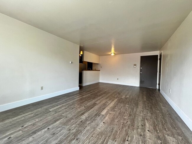 Photo - Mathews634 (KC-JF-NB) Unit C8