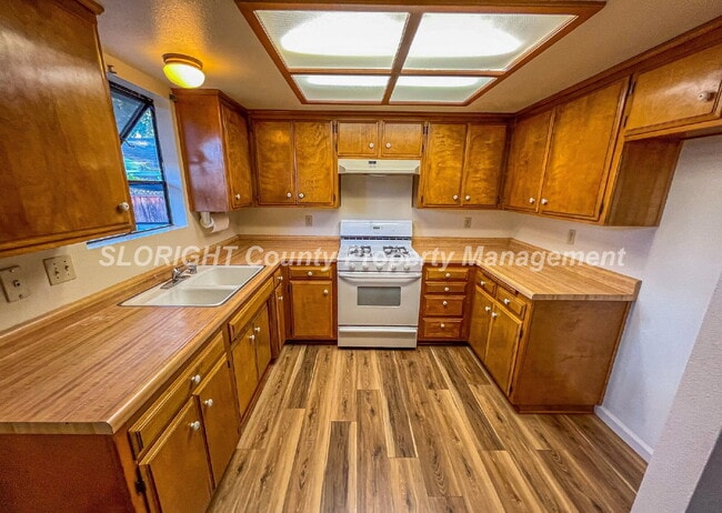 Photo - AVAILABLE MARCH - Two Bedroom Home Close to Templeton Park