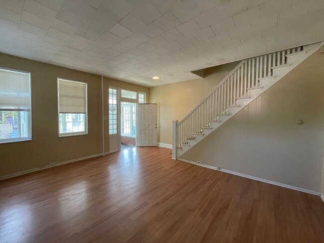 Photo - 3 Bedroom Single Family Home Located in Harrisburg- Includes Bonus Room/Office!