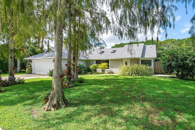 Photo - 1252 Raintree Ln
