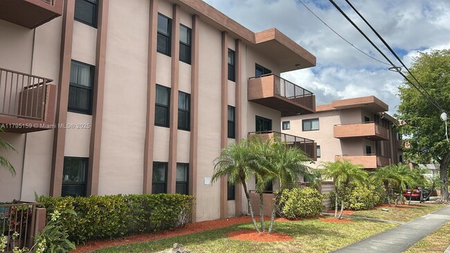 Photo - 690 NE 123rd St Apartment Unit 204