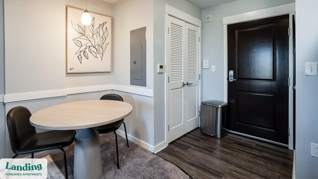 Photo - 335 W 9th St Unidad 906.1403838