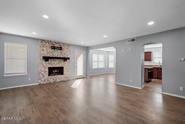 Photo - 454 Claiborne St