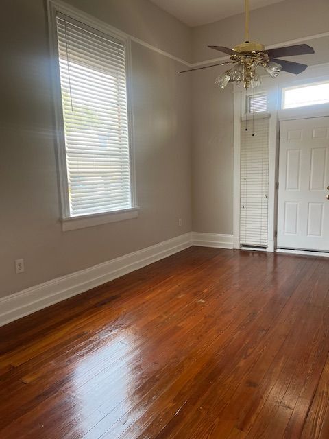Photo - 2436 Laharpe St