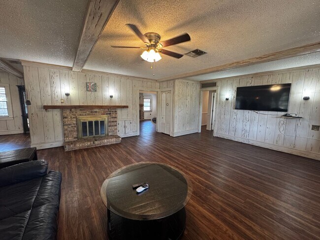 Photo - Charming Home with Mother in-Law Suite & Lake Access