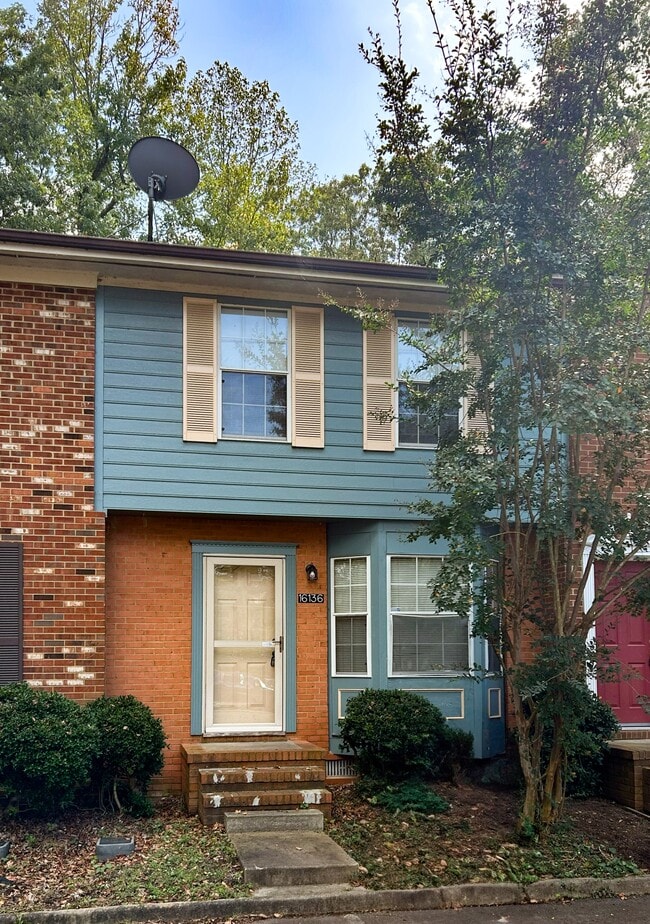 Building Photo - 16136 Clarence Ct