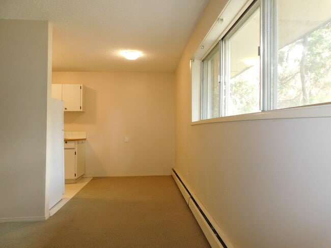 Photo - 322-326 6 Ave NE Unit 12