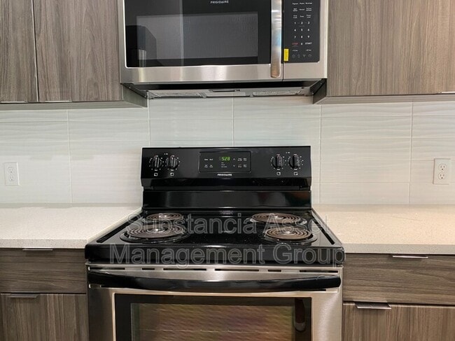 Photo - 1683 Midtown Pl