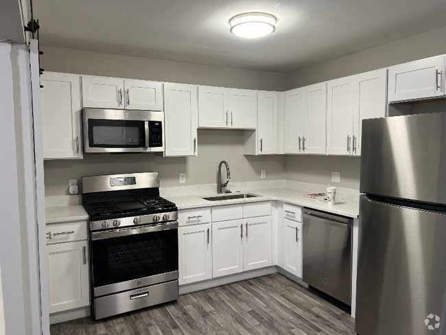 Building Photo - 10211 Corning St Rental