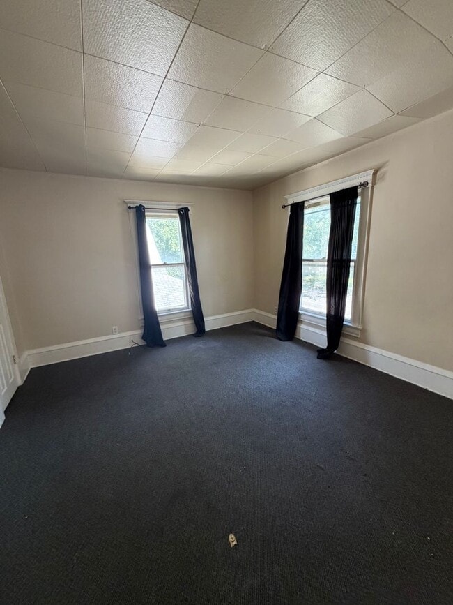 1527 N Main St Unit 2