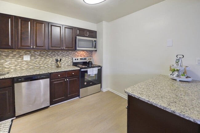 Colonials Apartment Homes