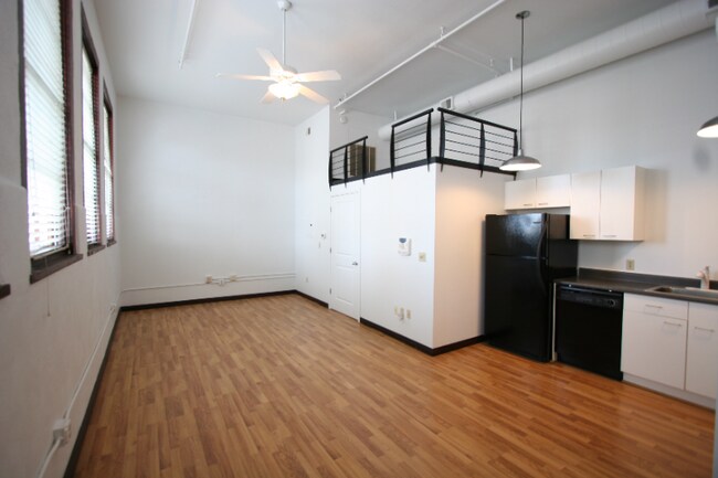 Photo - 301 Central Ave NE Ave Unidad 117