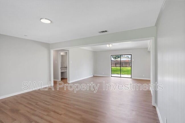 Photo - 338 Vanessa Ave