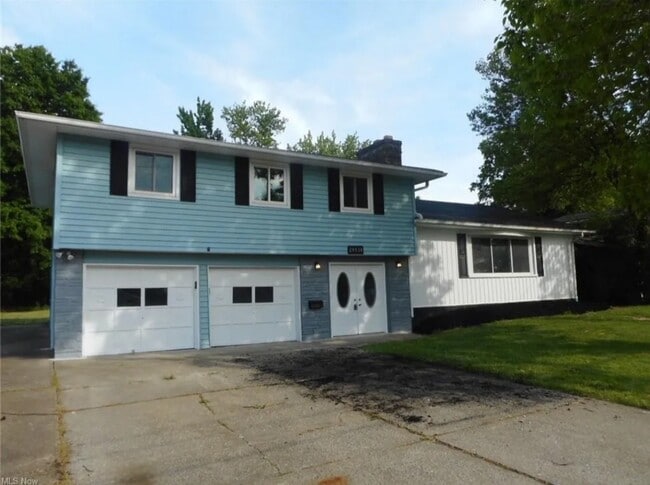 Photo - 29538 Meadow St House