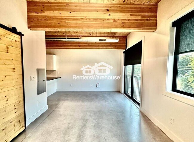 Photo - 2701 Ingersoll Ave