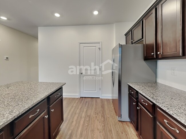 Photo - 1124 Bentley Pl