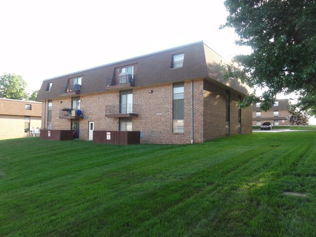 Plaza West Apartments