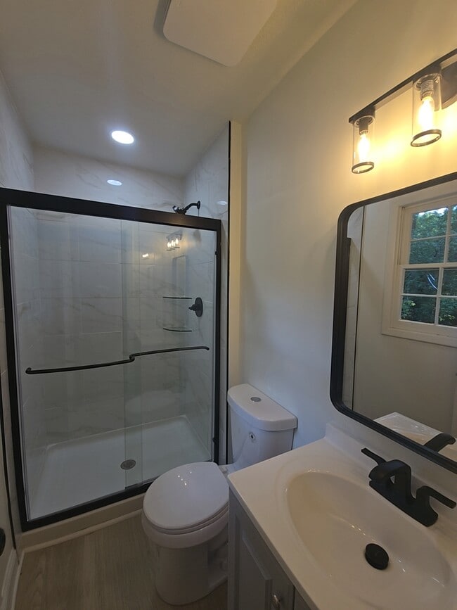 Photo - 2347 Greenway Dr