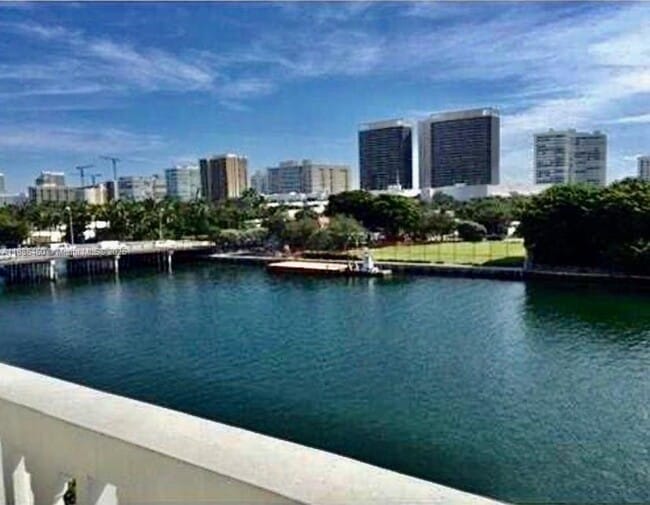 Photo - 9501 E Bay Harbor Dr Apartment Unit 5B