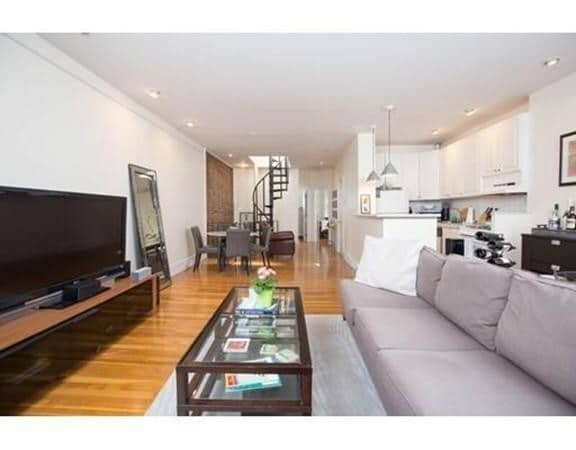 Building Photo - 247 Beacon St Unit 7