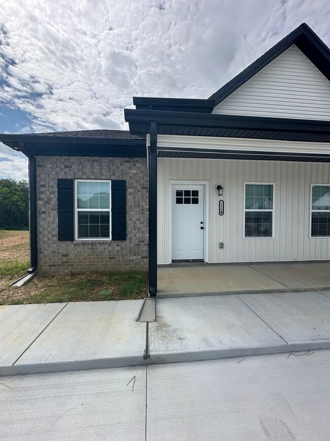 Photo - BRAND NEW 3 Bedroom Apartment in Shelbyville!