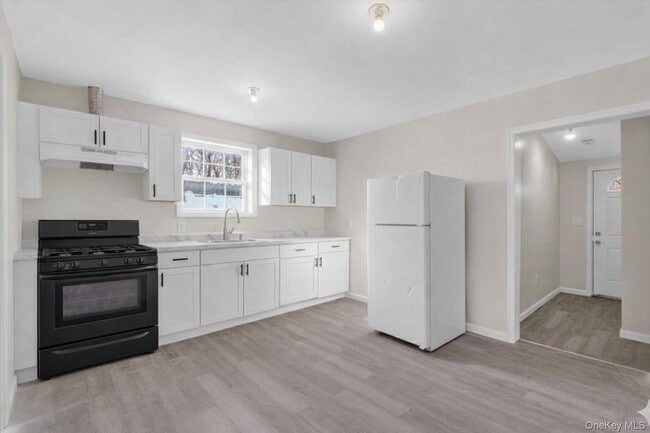 Photo - 149 Lewis Ln Unit 2