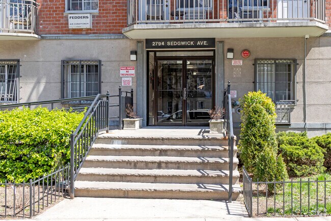 Entrance - Sedgwick Condominium
