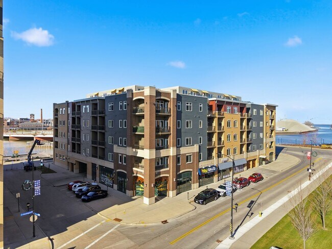 CityDeck Landing (CDL)