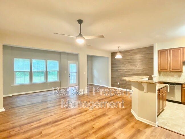 Photo - 107 Riva Ct