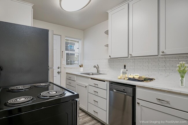 Photo - Hawthorne Court Apartments