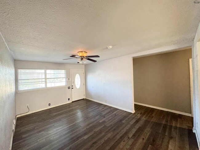 1504 Red Fox Rd